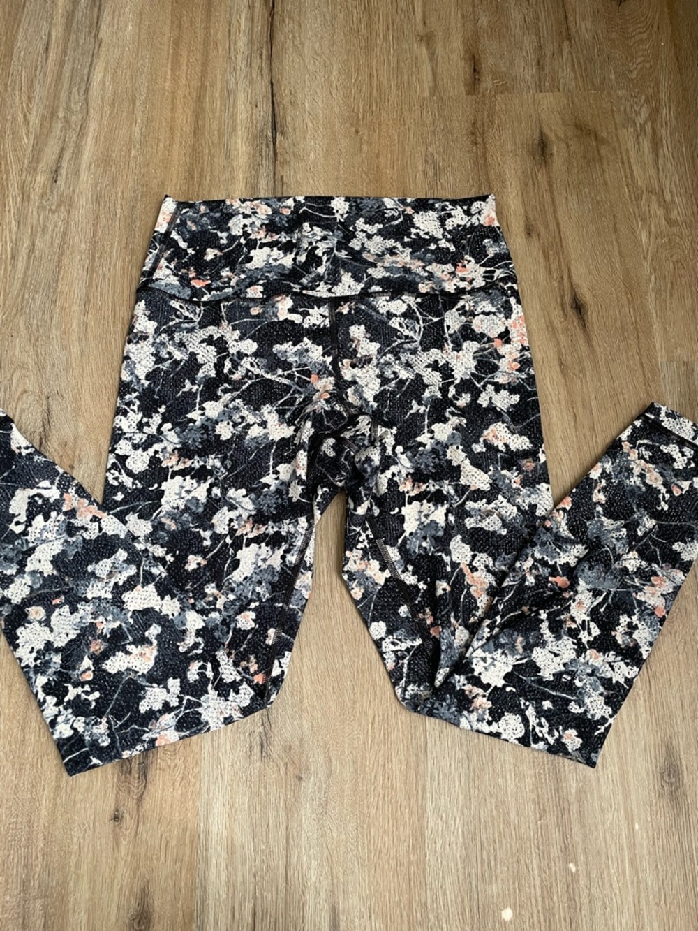 Lululemon leggings size 12